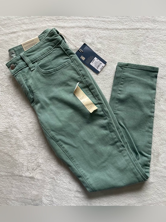 Universal Thread Denim - NWT Universal Threads Mint Green Mid Rise Skinny Jeans size 2